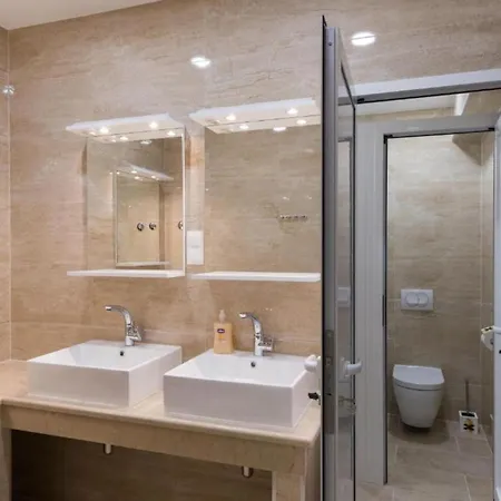 Tatil Evi Free Bird - Bed In Four Bed Mixed 2 Dubrovnik