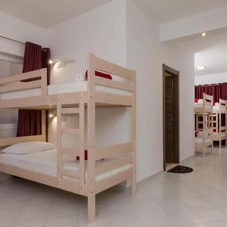 Free Bird - Bed In Four Bed Mixed 2 *