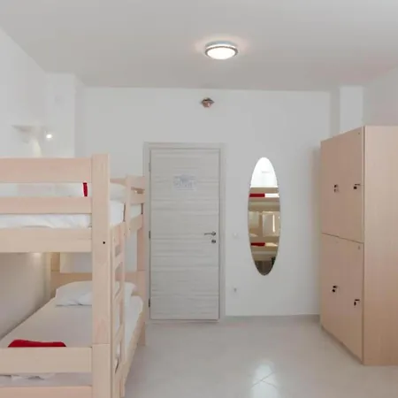 Free Bird - Bed In Four Bed Mixed 2 Holiday home
