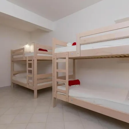 Free Bird - Bed In Four Bed Mixed 2 * Dubrovnik