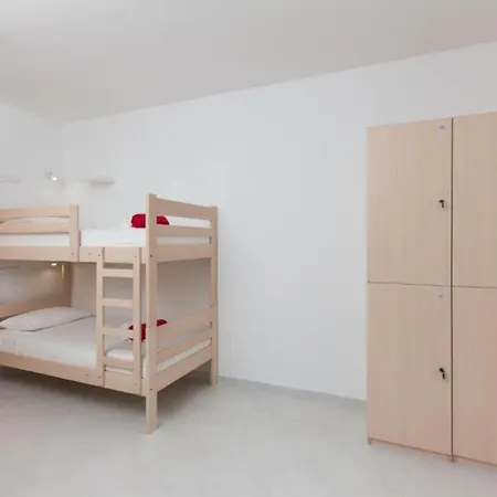 Free Bird - Bed In Four Bed Mixed 2 * ドゥブロブニク